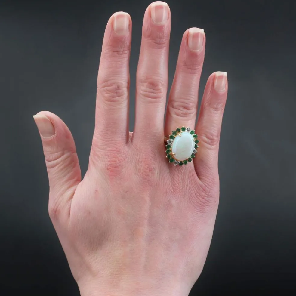Bague opale émeraudes diamants