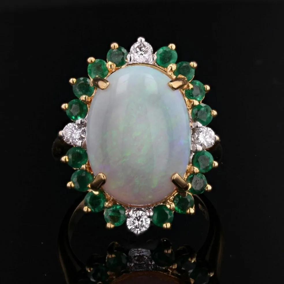Bague opale émeraudes diamants