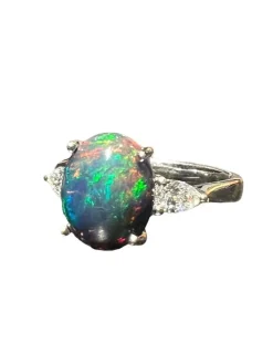Bague Opale noire, diamant, or blanc