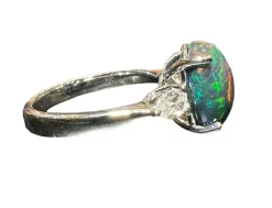 Bague Opale noire, diamant, or blanc