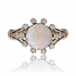 Bague opale ronde diamants or blanc