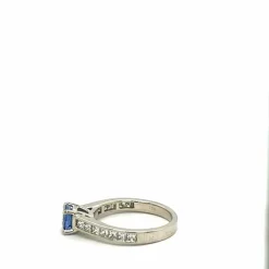 Bague Or Blanc 18 Carats Saphir et Diamants 0.800 Carats