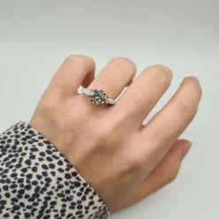 Bague or blanc 18 carats sertie de diamants naturels