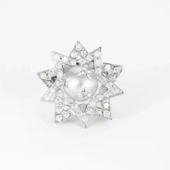 Bague or blanc à motif étoilé et diamants
