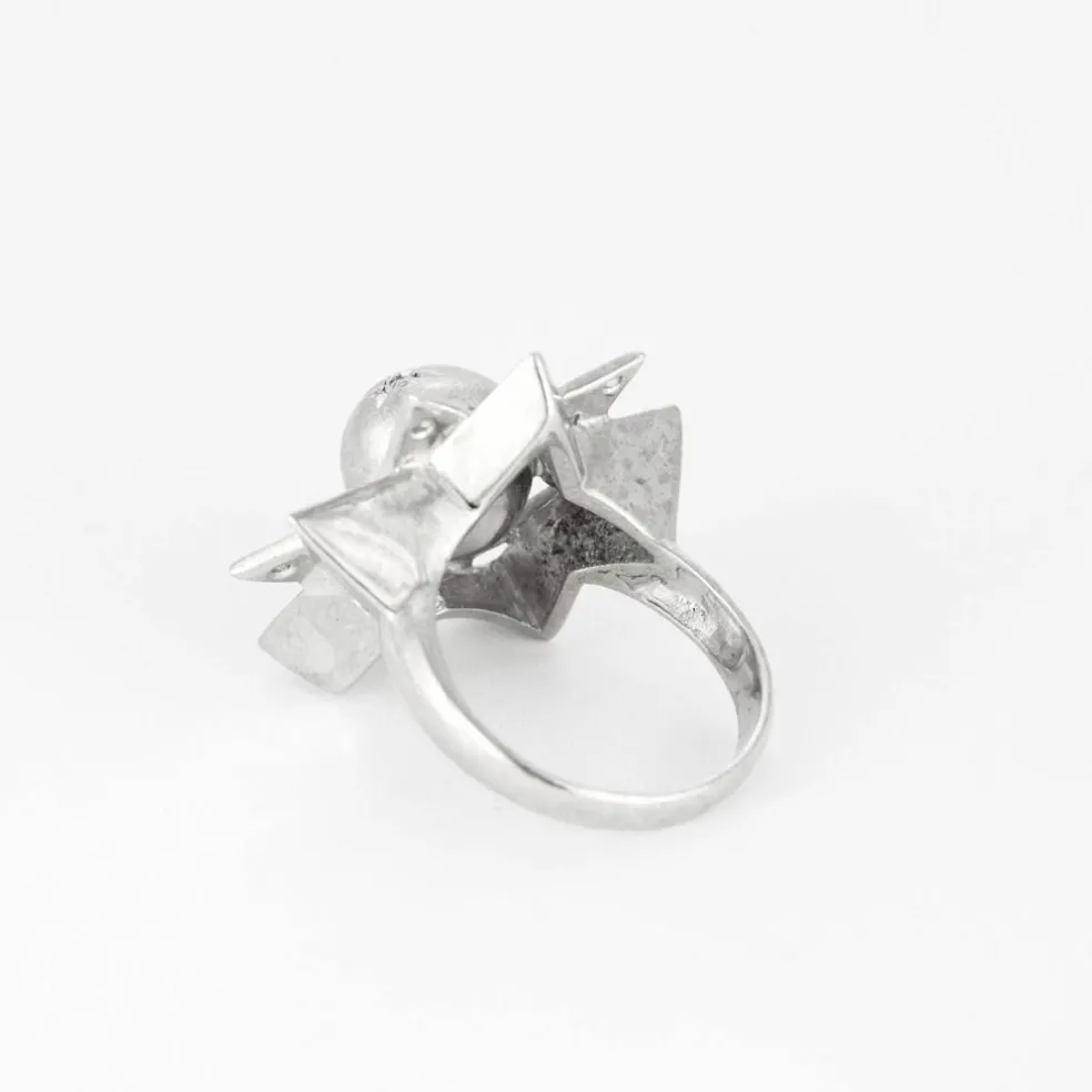 Bague or blanc à motif étoilé et diamants
