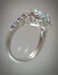 Bague or blanc aigue-marine entourage saphirs