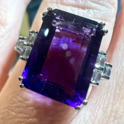 Bague or blanc améthyste diamants