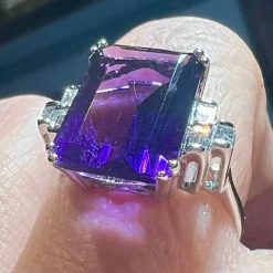Bague or blanc améthyste diamants