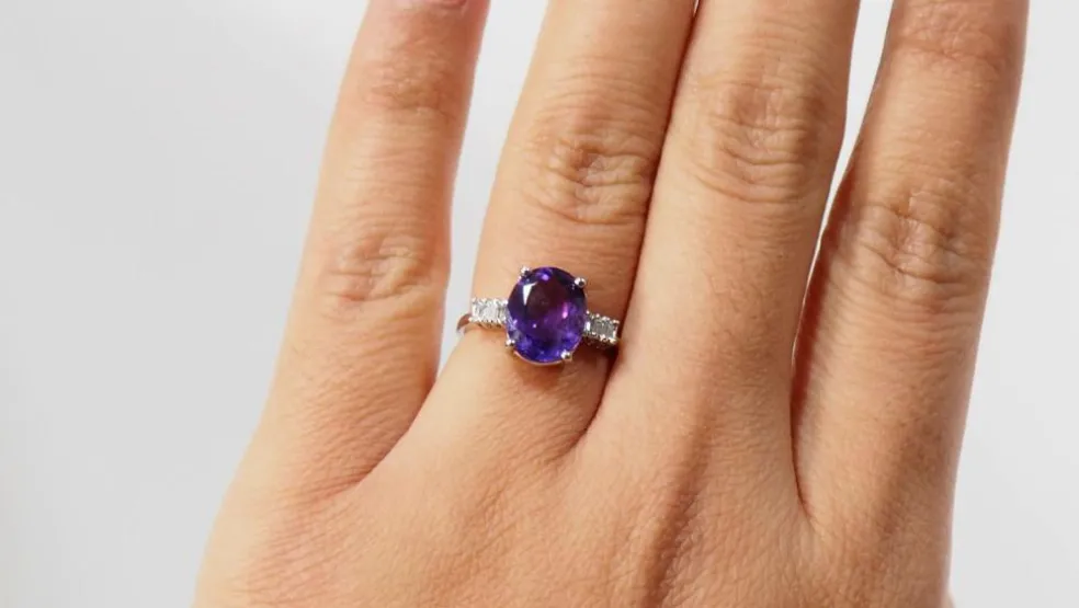 Bague or blanc améthyste et diamants