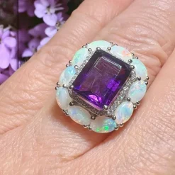 Bague or blanc améthyste opale