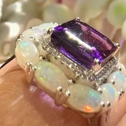 Bague or blanc améthyste opale