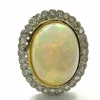 Bague or blanc argenté avec diamants et opale