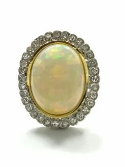 Bague or blanc argenté avec diamants et opale