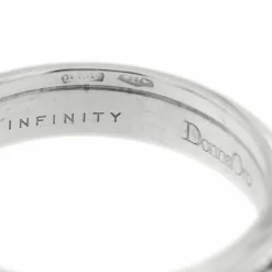 Bague or blanc avec diamants