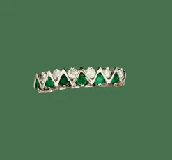 Bague or blanc avec émeraudes et diamants.
