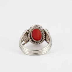 Bague or blanc, corail et diamants