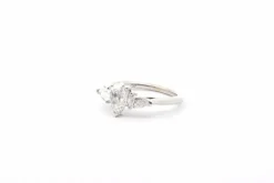 Bague or blanc diamant poire 1ct D/SI2