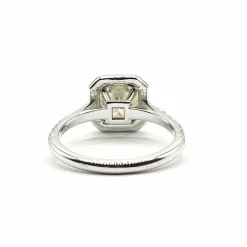 Bague or blanc, diamant vert, entourage diamants taille brillant