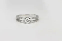 Bague or blanc diamants