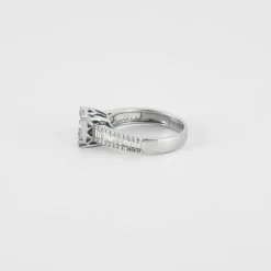 Bague or blanc diamants