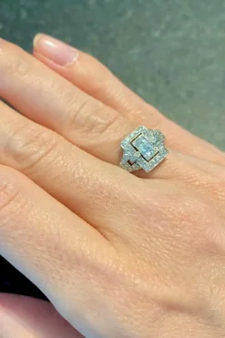 Bague or blanc diamants Art Déco