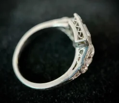 Bague or blanc diamants Art Déco