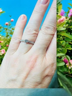 Bague or blanc diamants en pavage