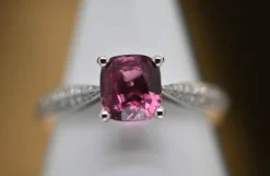 Bague Or Blanc Diamants et Saphir