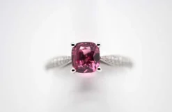 Bague Or Blanc Diamants et Saphir
