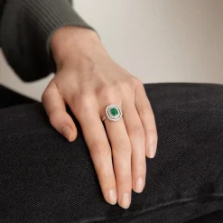 Bague or blanc, diamants, émeraude