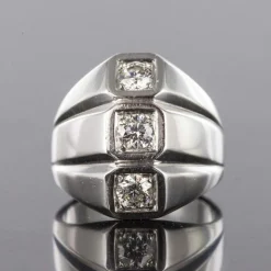 Bague or blanc diamants moderniste