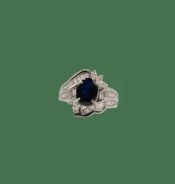 Bague or blanc, diamants, saphirs