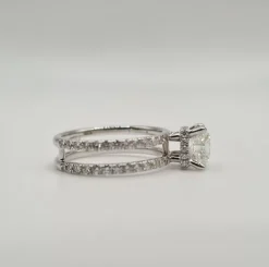 Bague or blanc et diamants