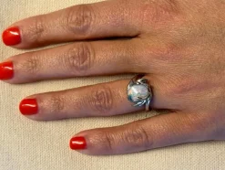 Bague or blanc et opale