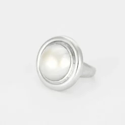 Bague or blanc et perle mabé