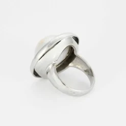 Bague or blanc et perle mabé