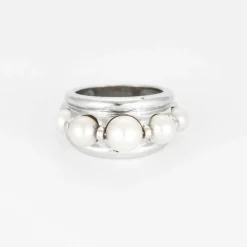 Bague or blanc et perles