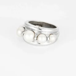 Bague or blanc et perles