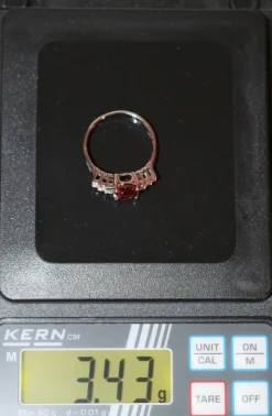 Bague Or Blanc Et Spinelle Naturel