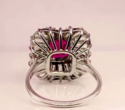 Bague or blanc, magnifique rubis 2,24 carats non chauffé et diamants