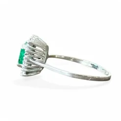 Bague or blanc émeraude diamants