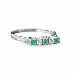 Bague or blanc, émeraude, diamants