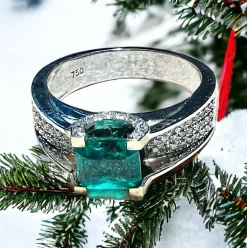 Bague Or blanc Émeraude Diamants