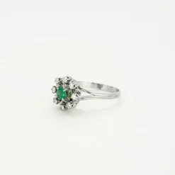 Bague or blanc émeraude diamants
