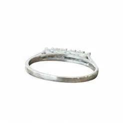 Bague or blanc, émeraude, diamants