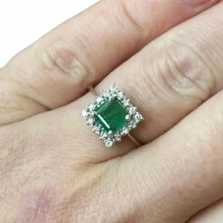 Bague or blanc émeraude diamants