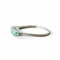 Bague or blanc, émeraude, diamants