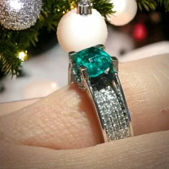 Bague Or blanc Émeraude Diamants