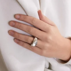 Bague Or blanc Nacre