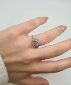 Bague or blanc palladié sertie de diamants naturels